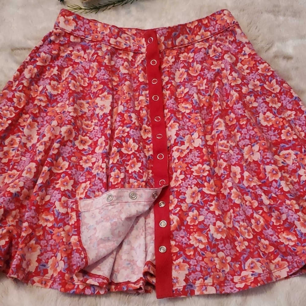 ⚘Kimchi Blue snap front flower skater button down
